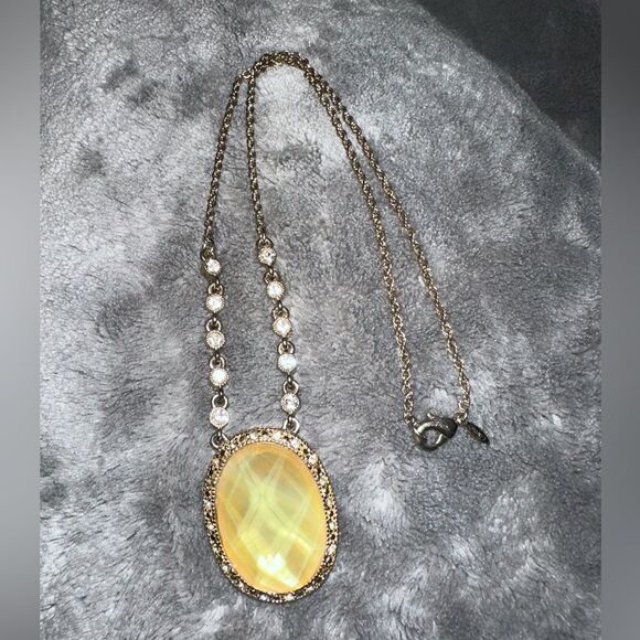 Avon Opalesque Necklace 18” - Picture 6 of 6